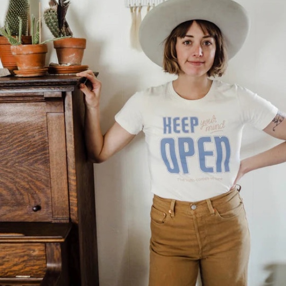 The Bee & The Fox Keep Your Mind Open White Tee (NWT)